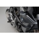 Schwarz. BMW F 900 R (19-).