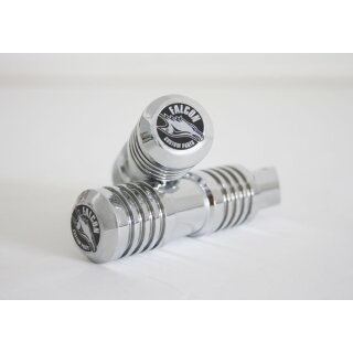 Die FALCON Round Style Soziusfußrasten (Paar) aus hochglanzverchromtem Stahl sind optisch die ideale Ergänzung zur FALCON Round Style Fußrastenanlage.